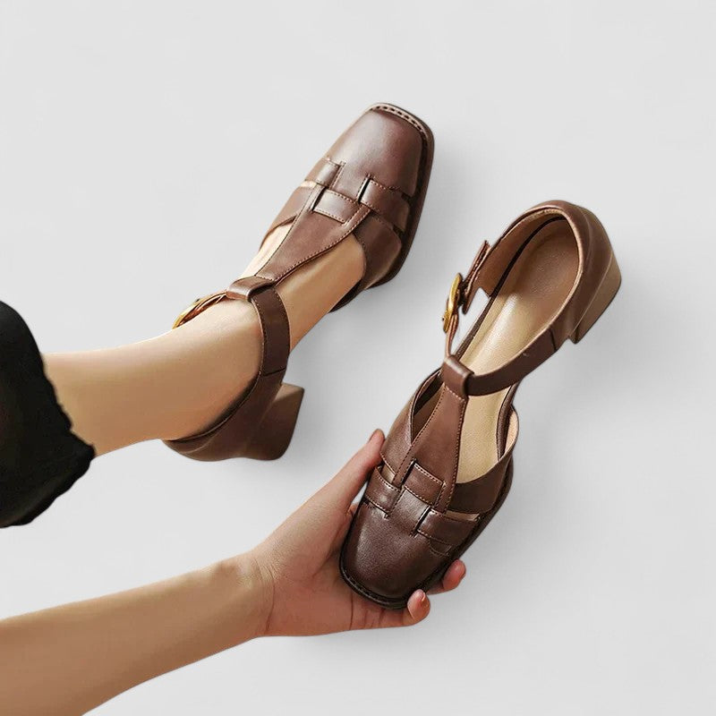 Beatrice | Scarpe Mary Jane con Intagli Laterali