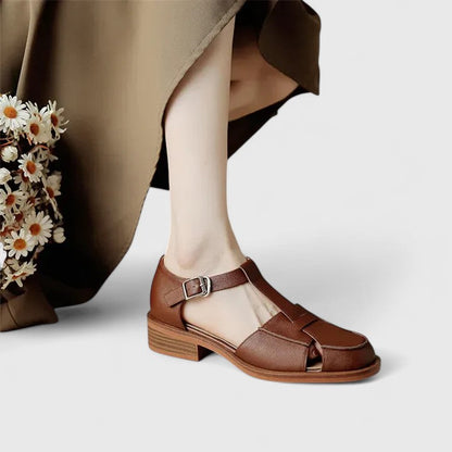 Raffaella | Scarpe Mary Jane con Intagli Laterali